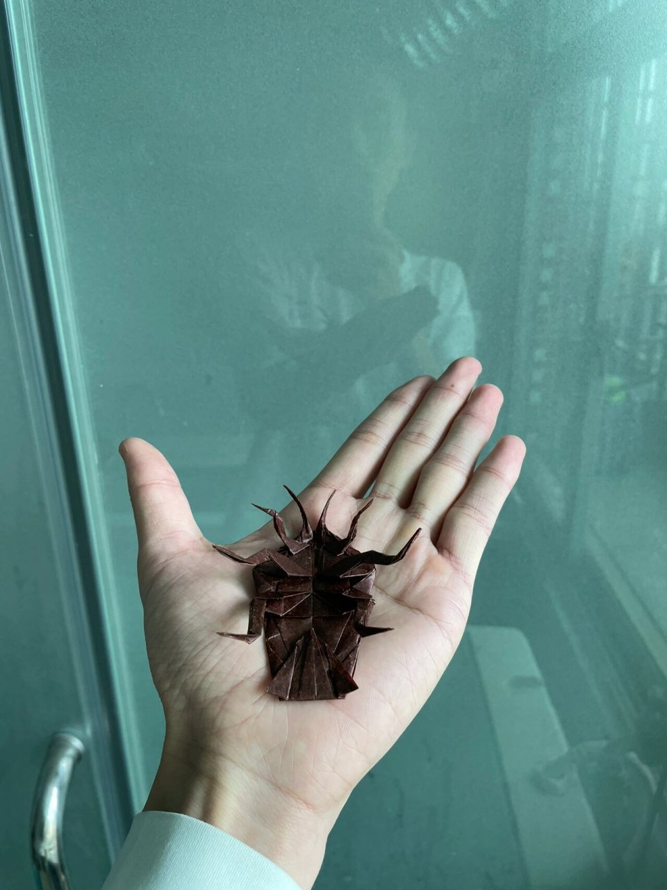 折纸艺术:超酷炫的蟑螂作品展示