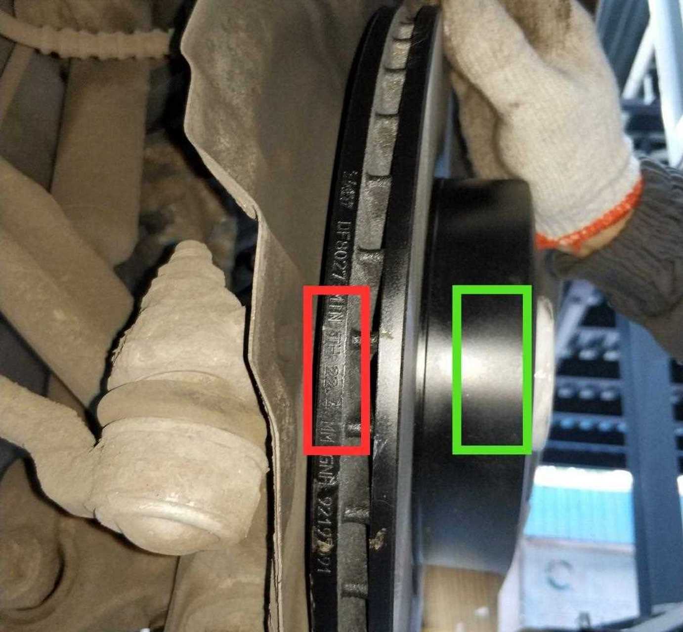 这是宝马的前刹车片报警线,内部的线已经被磨断,仪表提示刹车片该更换