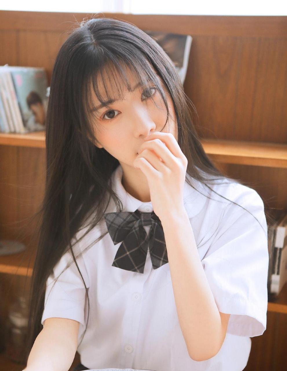 青春靓丽的女孩,居家可爱写真