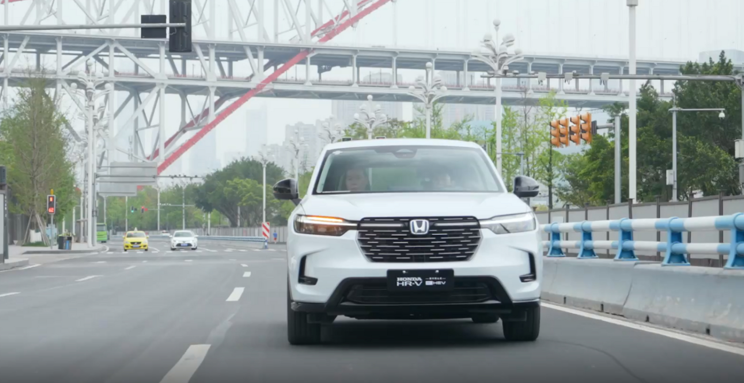 本田全新hr-v试驾感受来了 1,本田全新hr-v提供两种动力,一个是1.