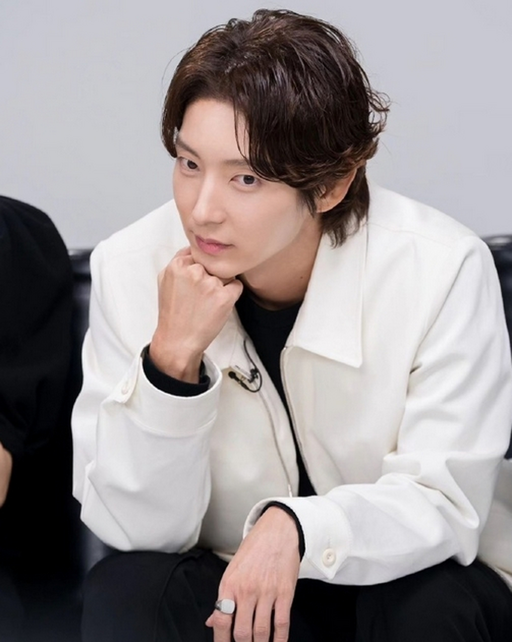 李准基,韩国著名演员,以其出色的演技和俊美的外貌征服了无数观众的心