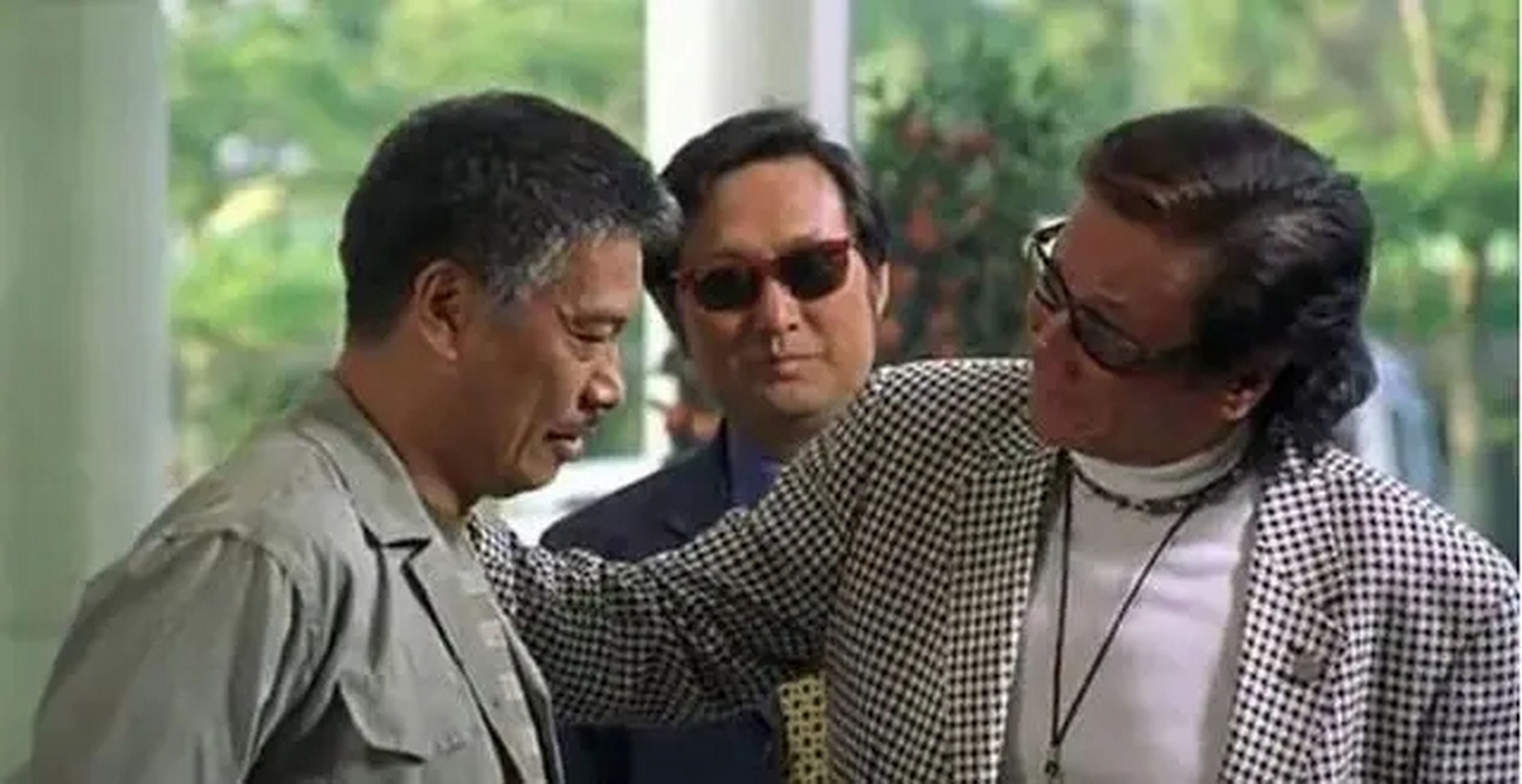 但当周星驰带一个人来见谢贤时,谢贤立刻说道:我零片酬出演!