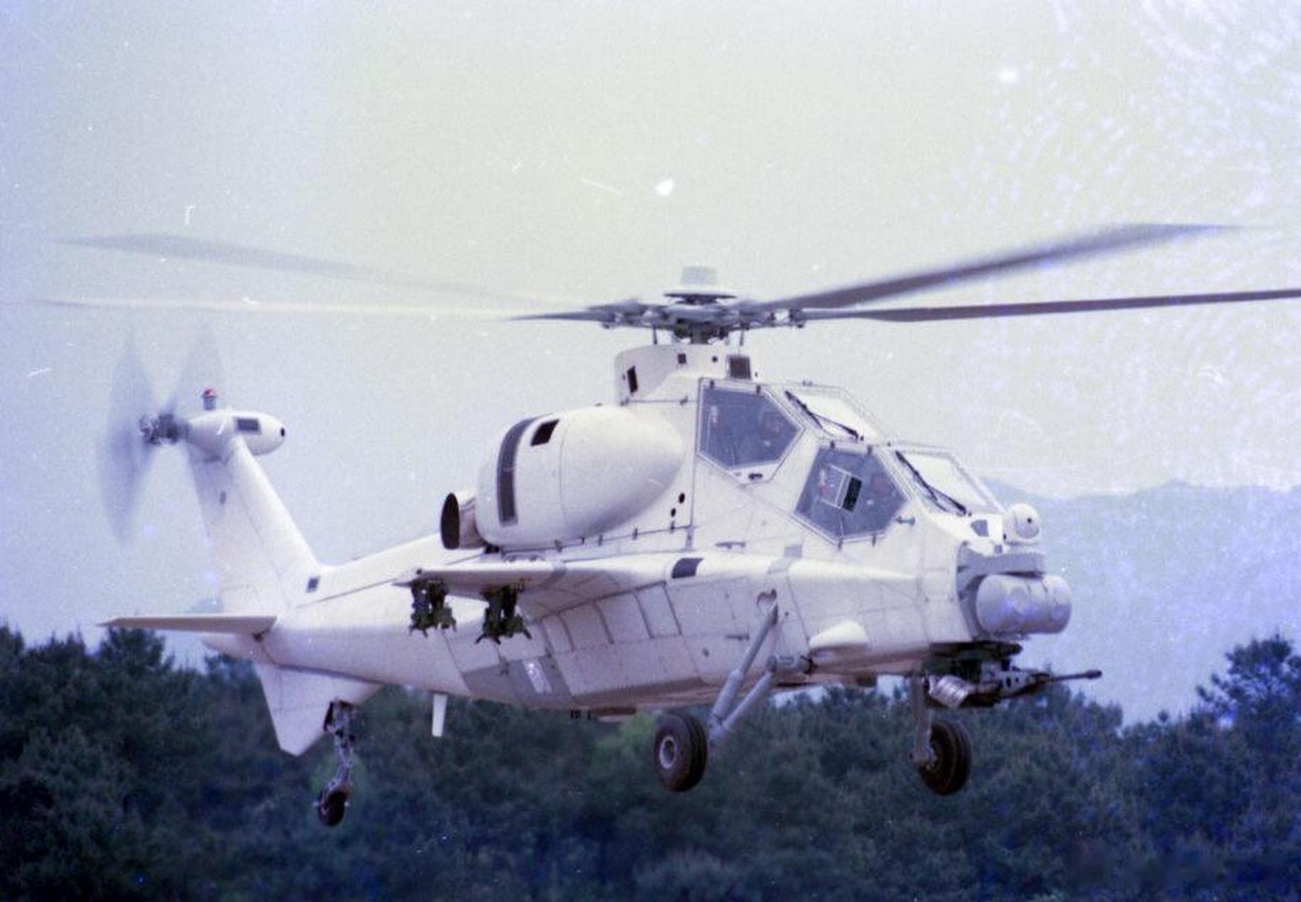 航空工业发布的资料图片,话说这两架直-10直升机,到底哪一架是直-10