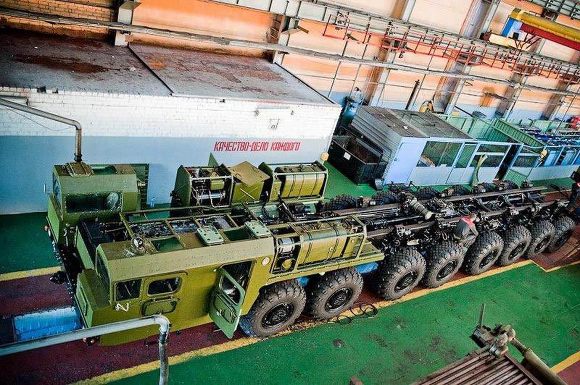 中国得到白俄罗斯maz79221载重卡车的技术后,在导弹运用方面更是如虎