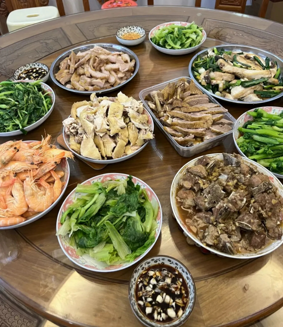 无鸡不成席,广东人的餐桌上无论是豪华的酒店大餐还是家庭的普通日常