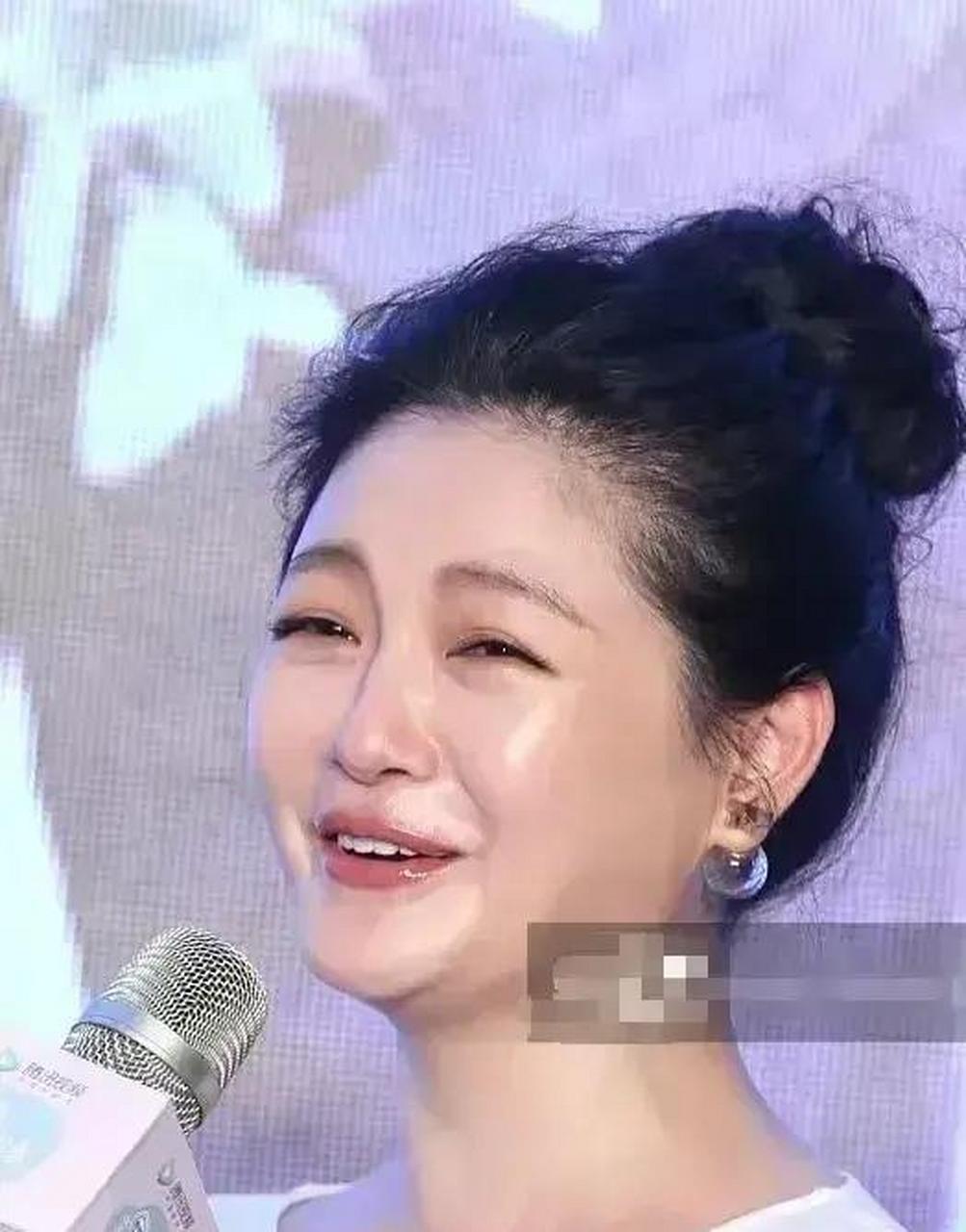 网友:大s太怪异了,笑跟哭的表情一模一样. #搞笑趣味图