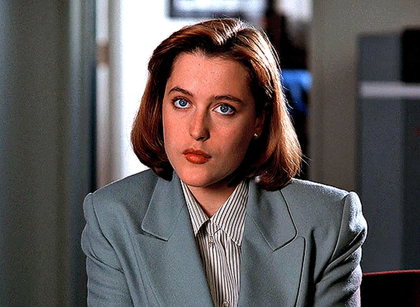 电影美图# #世界经典电影# 1993年美剧《x档案》里的吉莲·安德森