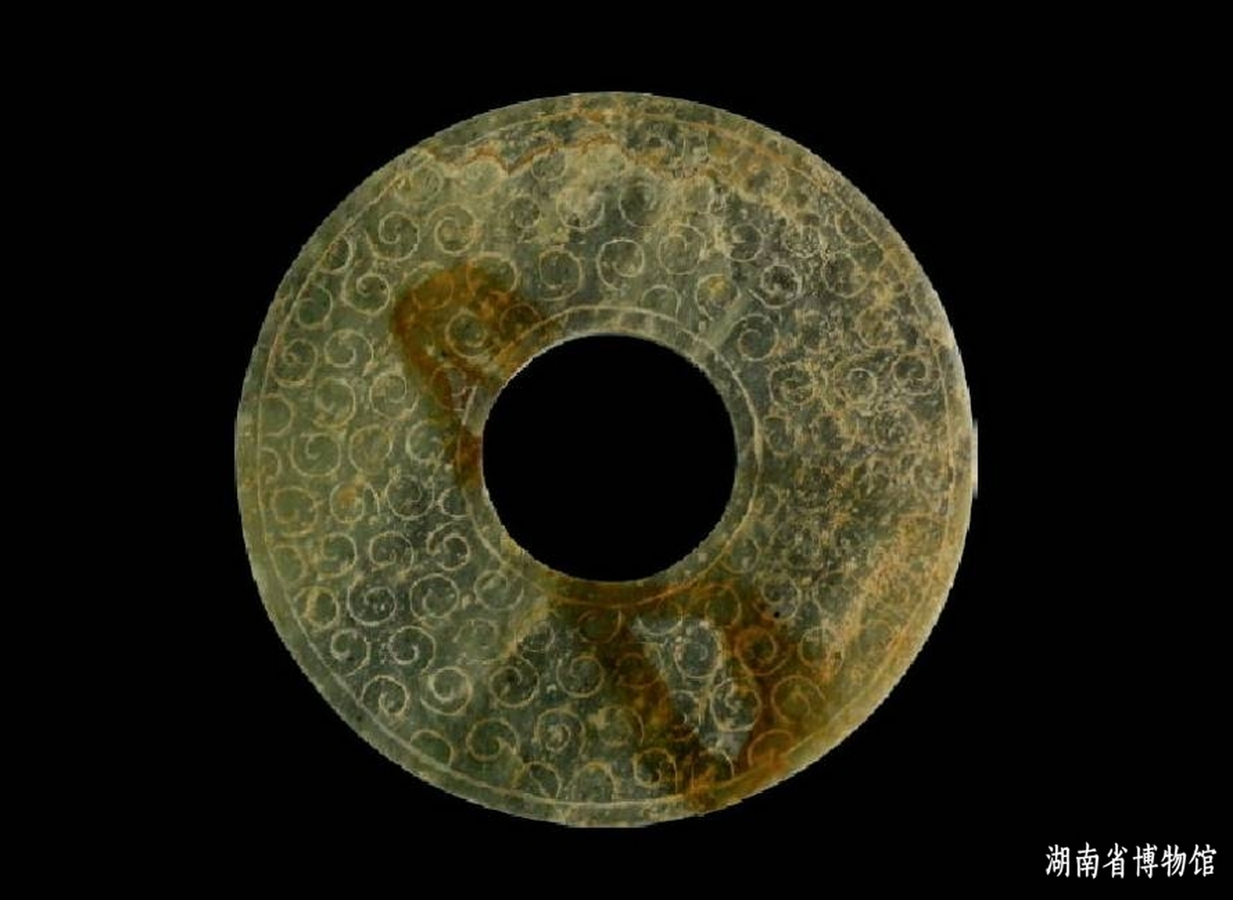 谷纹最早出现在春秋时期的玉器中,到战国时期发展为