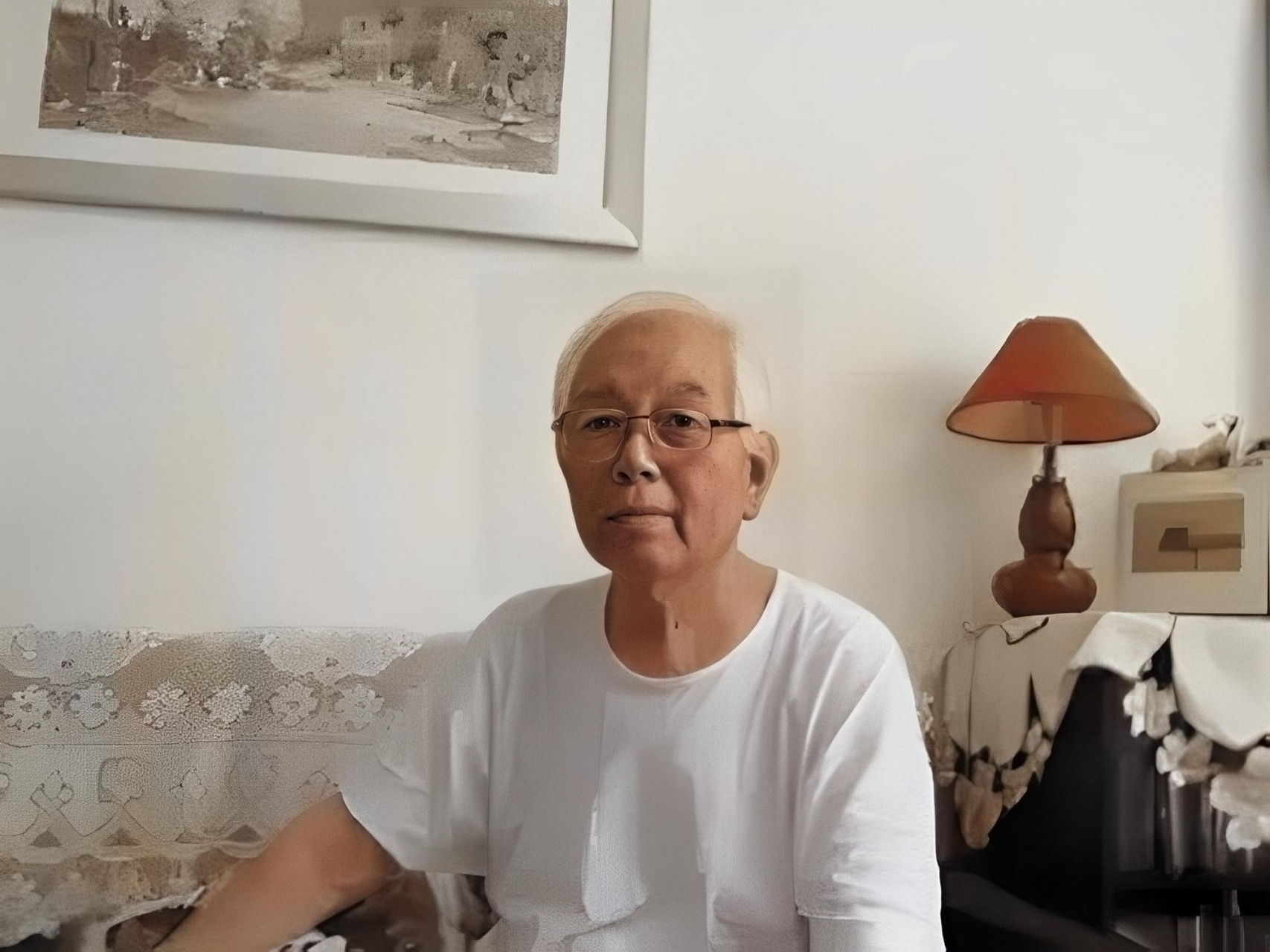 张子石是康生和第一任妻子陈宜的儿子,1918年出生于山东诸城,毕业于