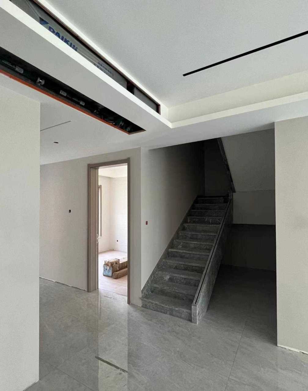 有直跑,双跑折叠,双跑平行,双跑直行,三跑,四跑楼梯,和双合式,双分式