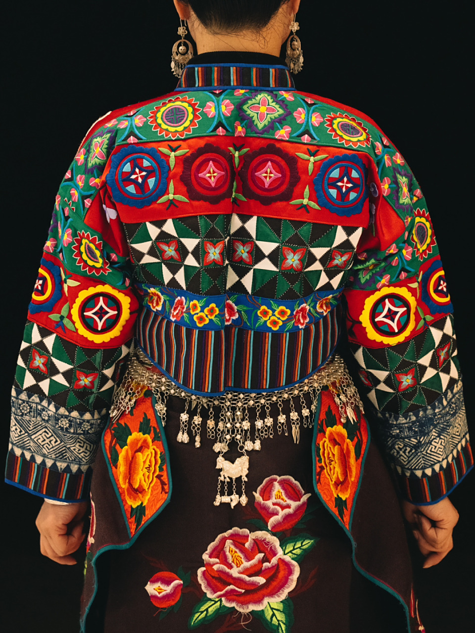 探秘贵州丹寨八寨苗族古老纹样的新拼图  在探索八寨