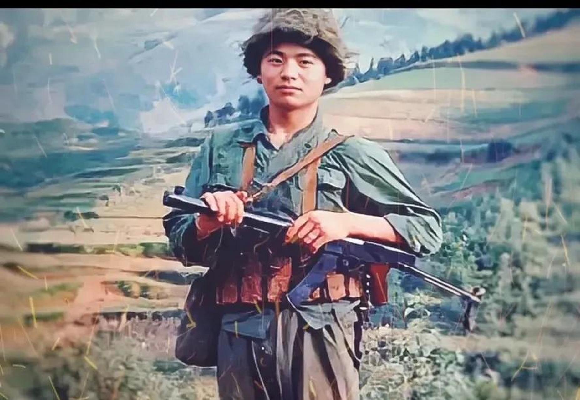 一等功臣 周秋波 这位宁死不跪的英雄, 在一次作战中,担任突击任务