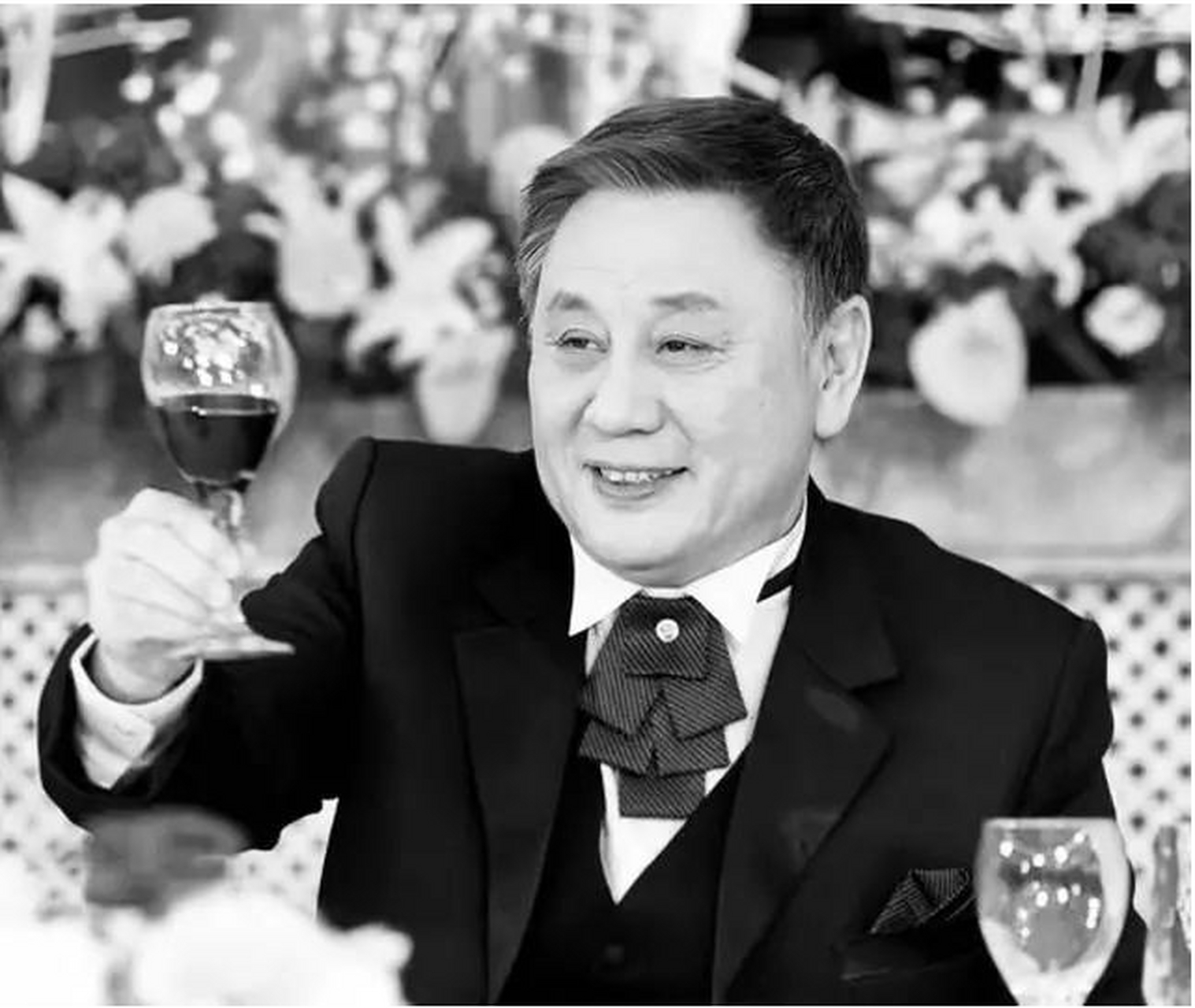 香港知名影星,知名演员,导演及制片人宗华因病离世,终年80岁,生前爱吃