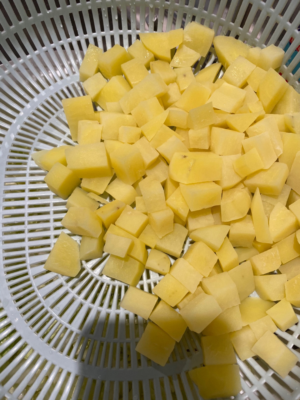 小朋友爱吃的奥尔良土豆火腿  奥尔良土豆火腿的用料 土豆:2个 自制