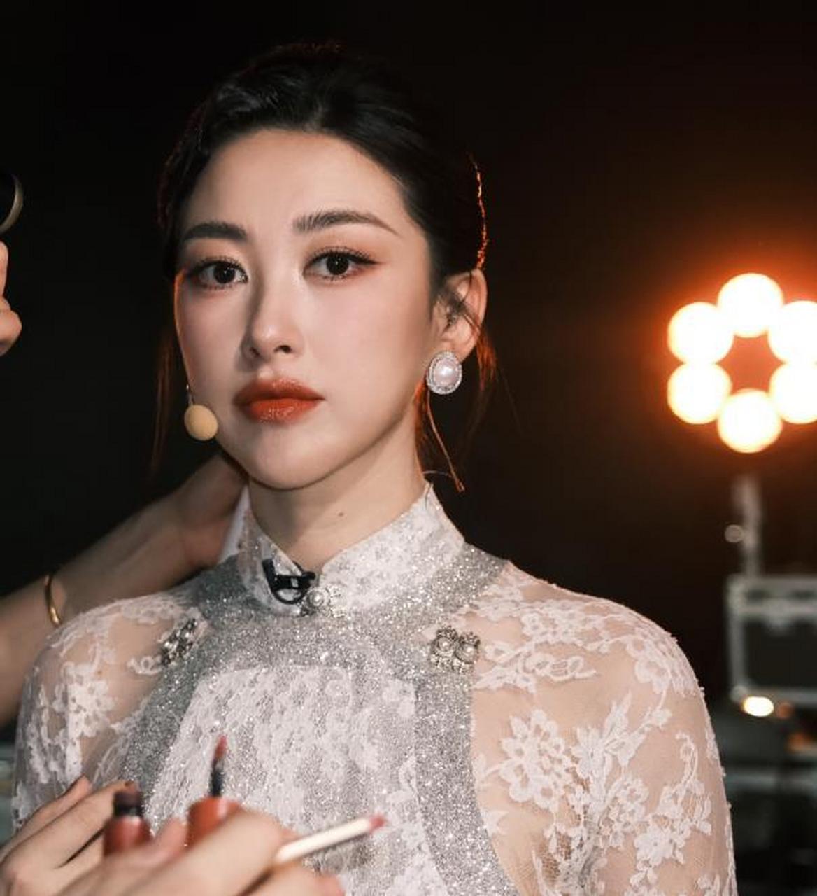 朱珠穿旗袍,又温婉又气质. #朱珠# #朱珠穿旗袍