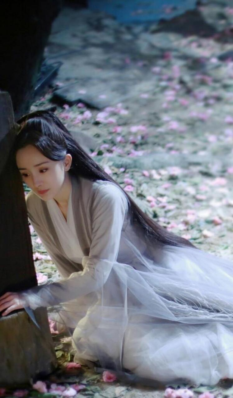 李沁的桃花妆,热巴的桃花妆,简直是"直男斩",初秋谁画上谁美