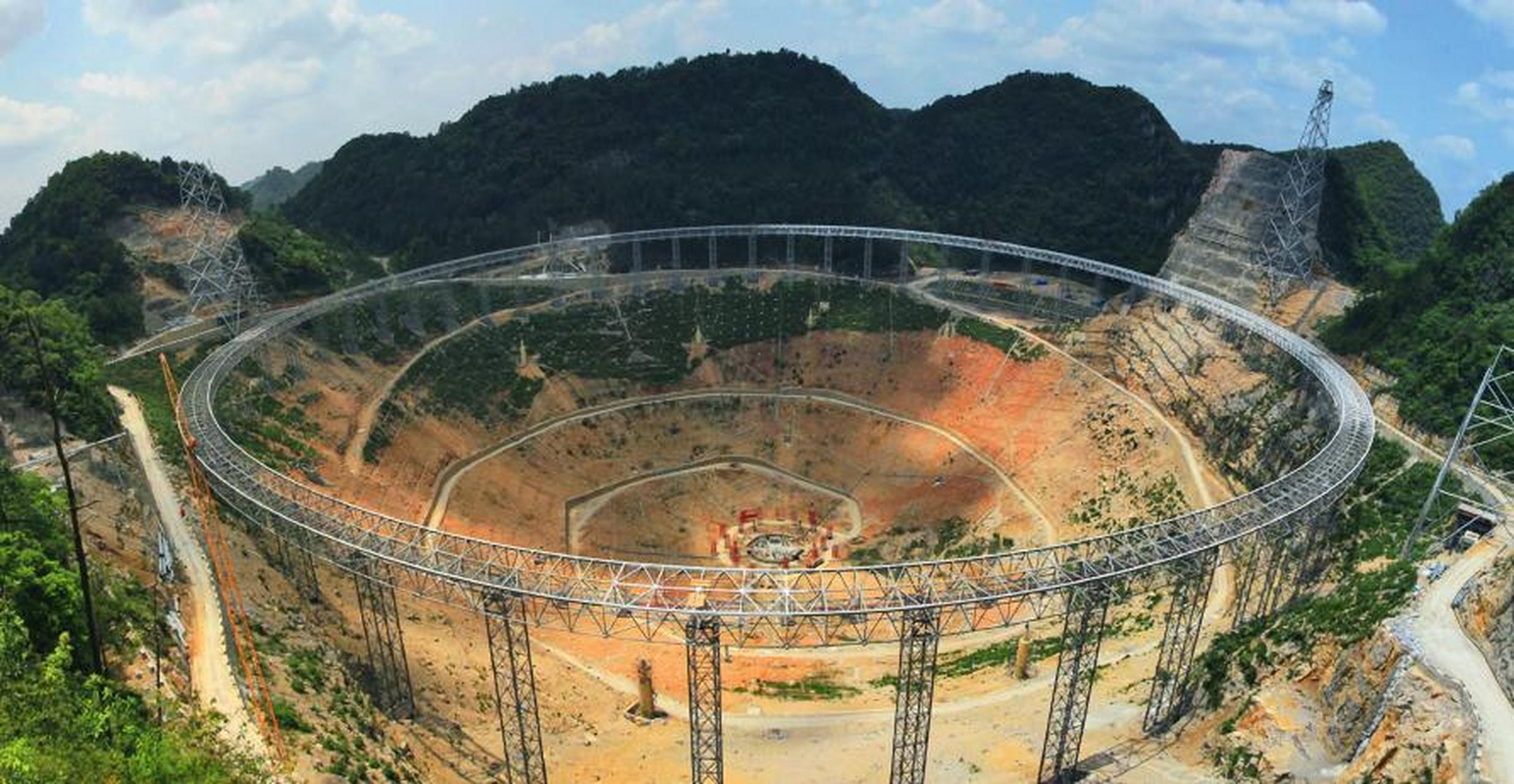 贵州省黔南布依族苗族自治州平塘县克度镇金科村大窝凼洼地周围三座