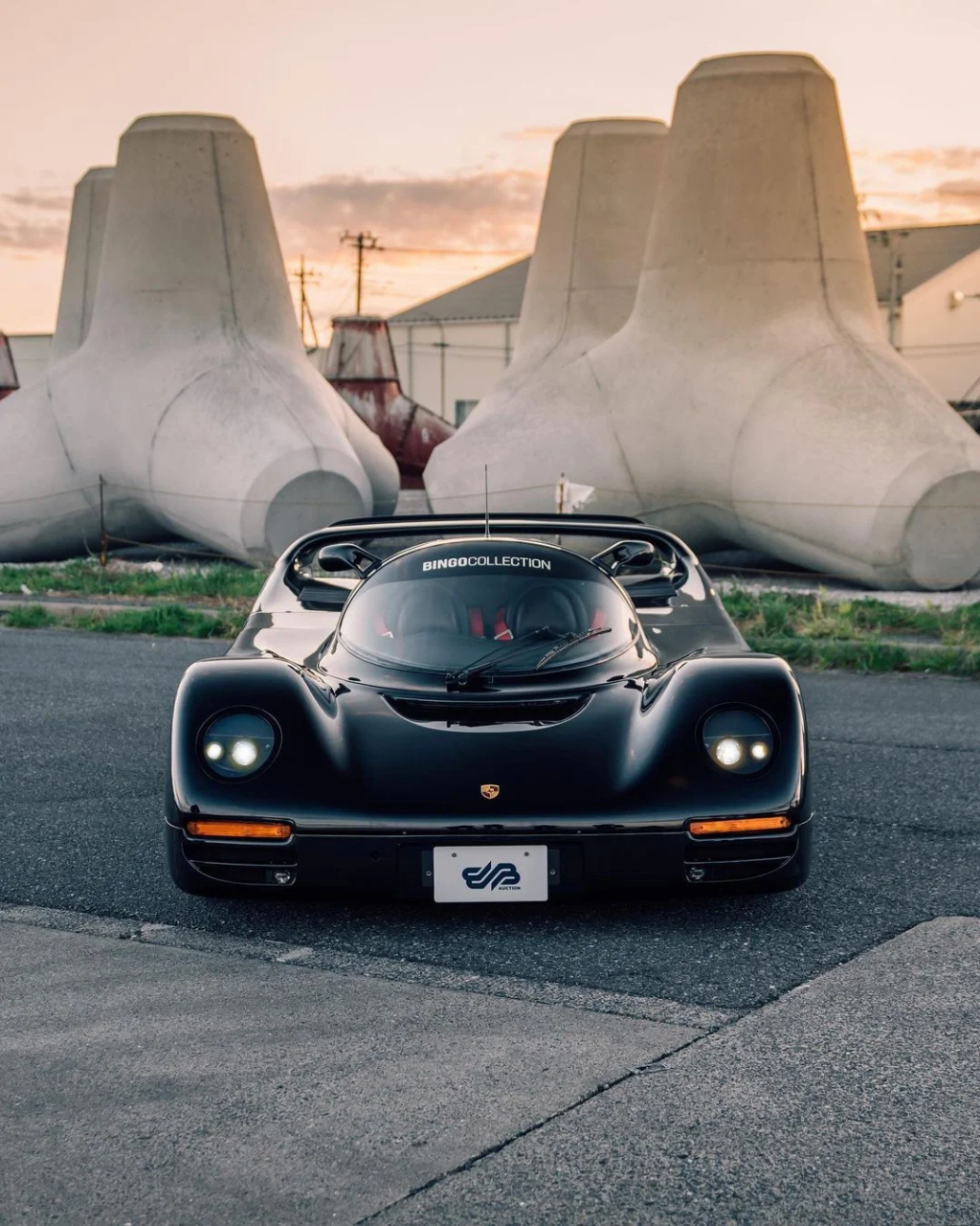 引擎轰鸣的赛车传奇  vern schuppan的porsche 962cr.