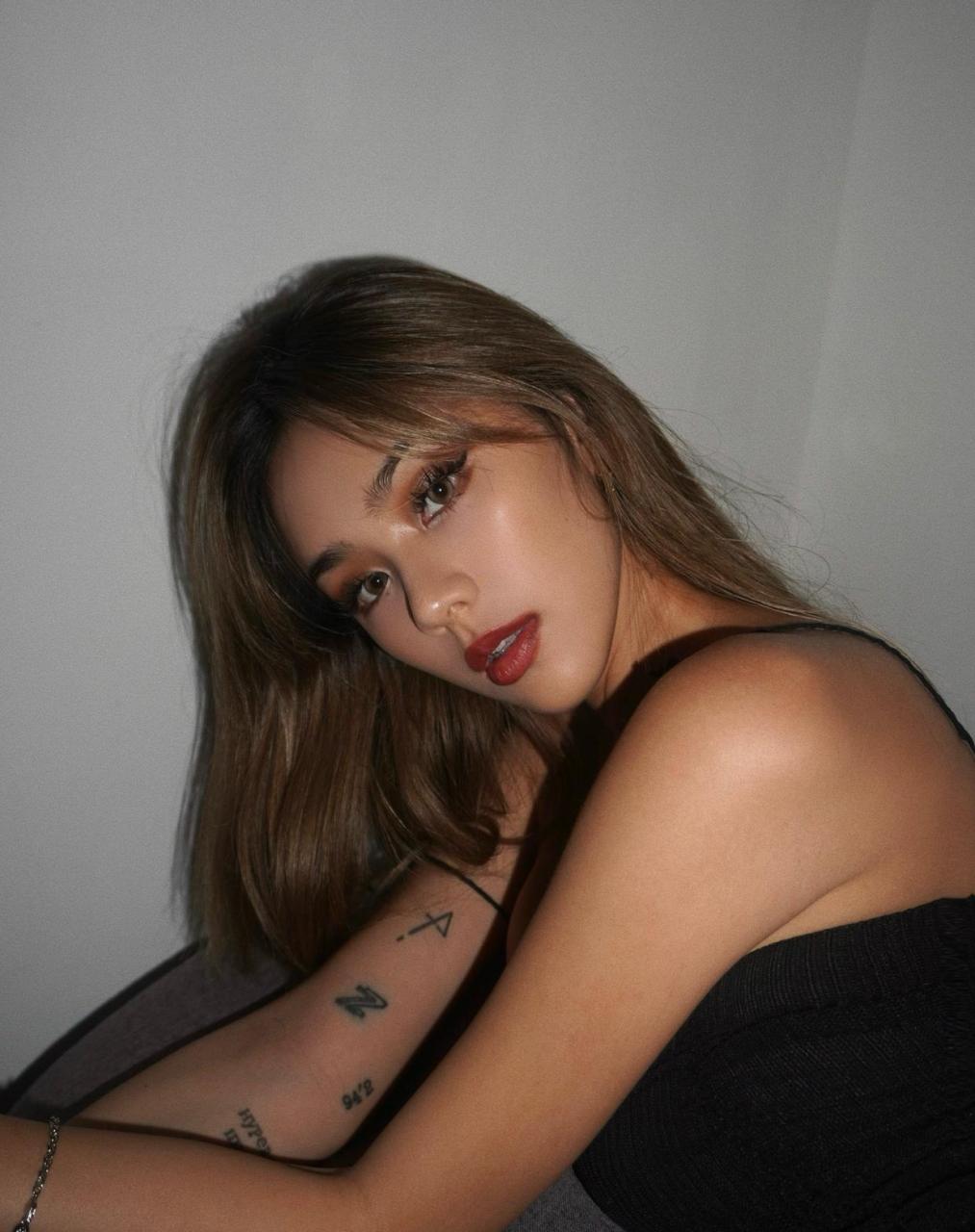 千层饼老艺术家的欧美烟熏妆