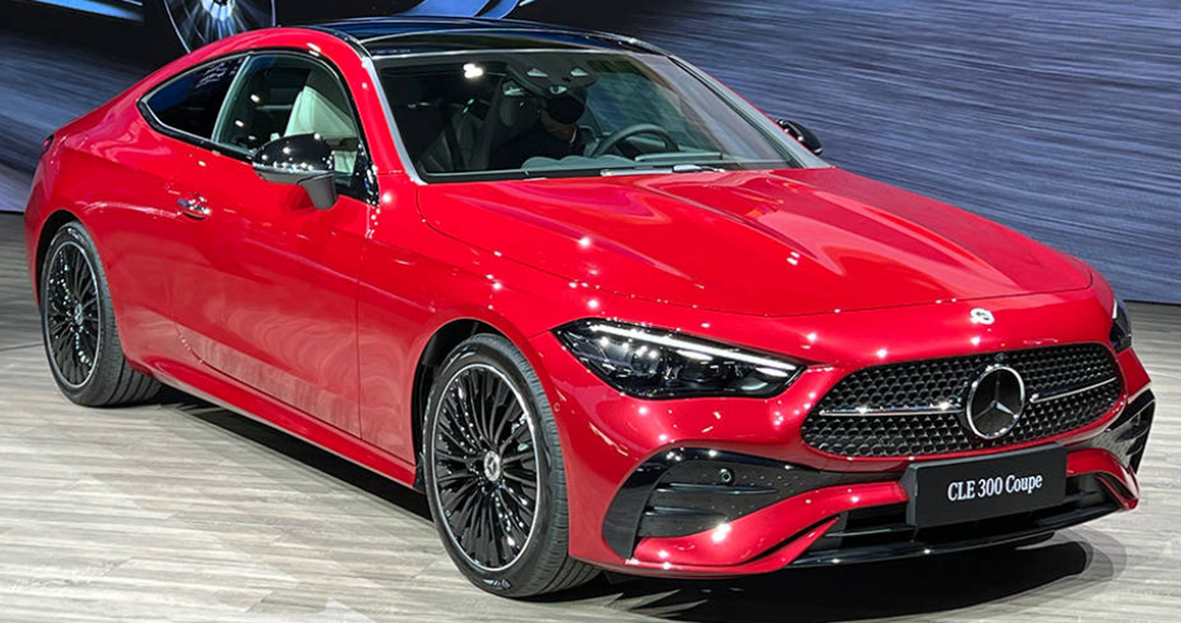 今天,在广州车展上,全新梅赛德斯-奔驰cle轿跑车正式国内首发亮相.