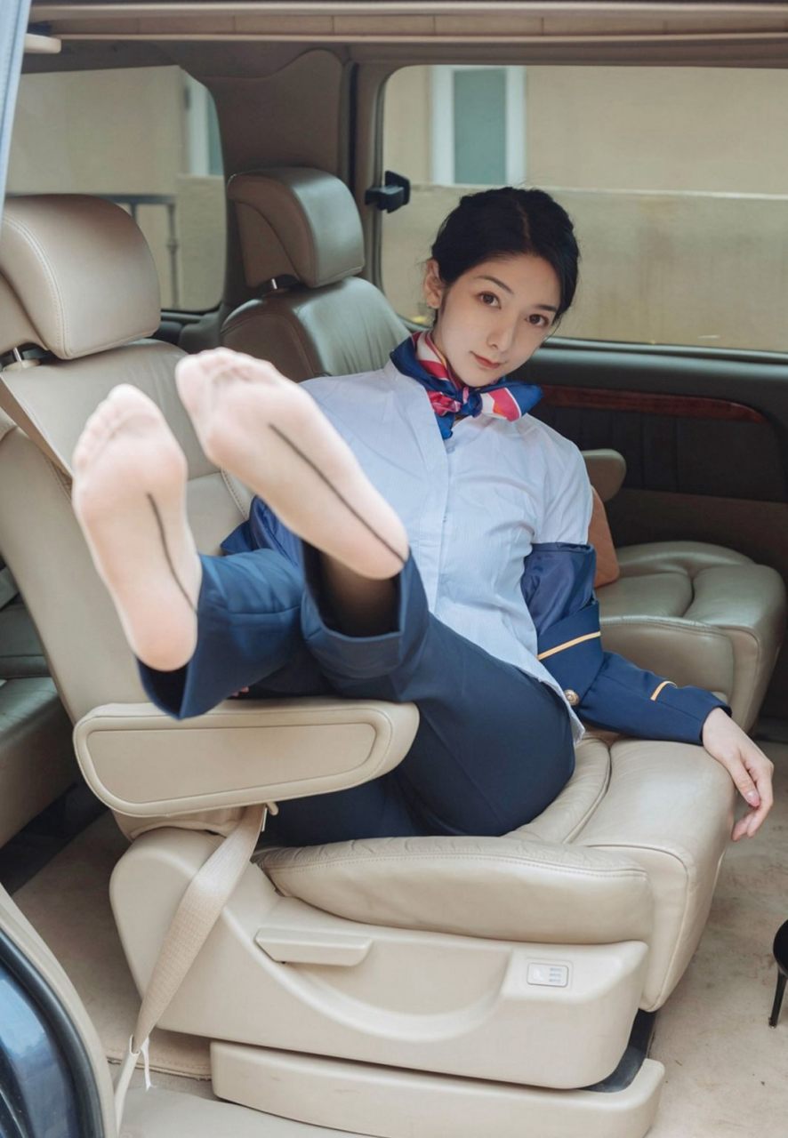 angela小热巴空姐车内制服高清写真集