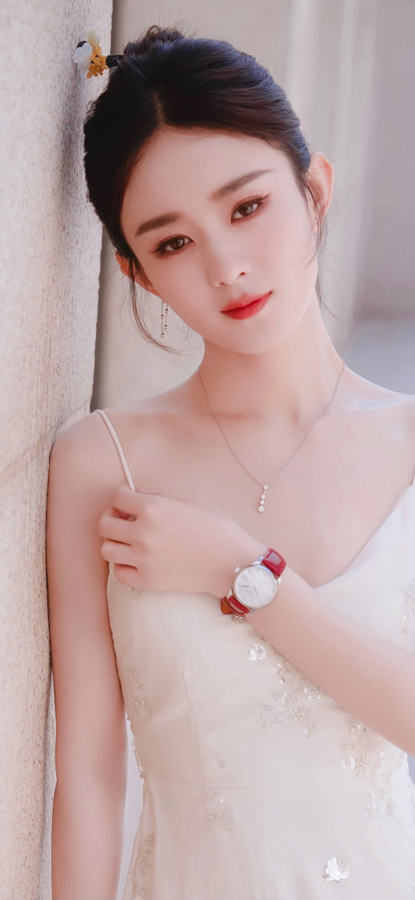 赵丽颖 绝美白色礼服写真