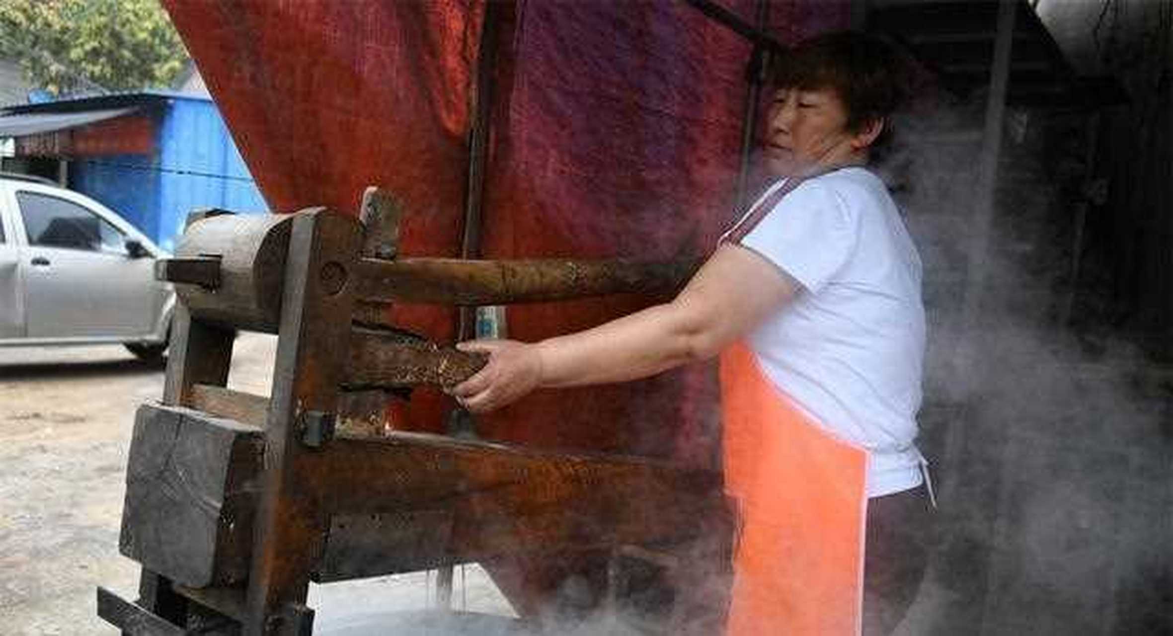 榆皮餄餎,看字面意思,很多人不知道這是啥面,該餄餎用榆皮面,小米麵