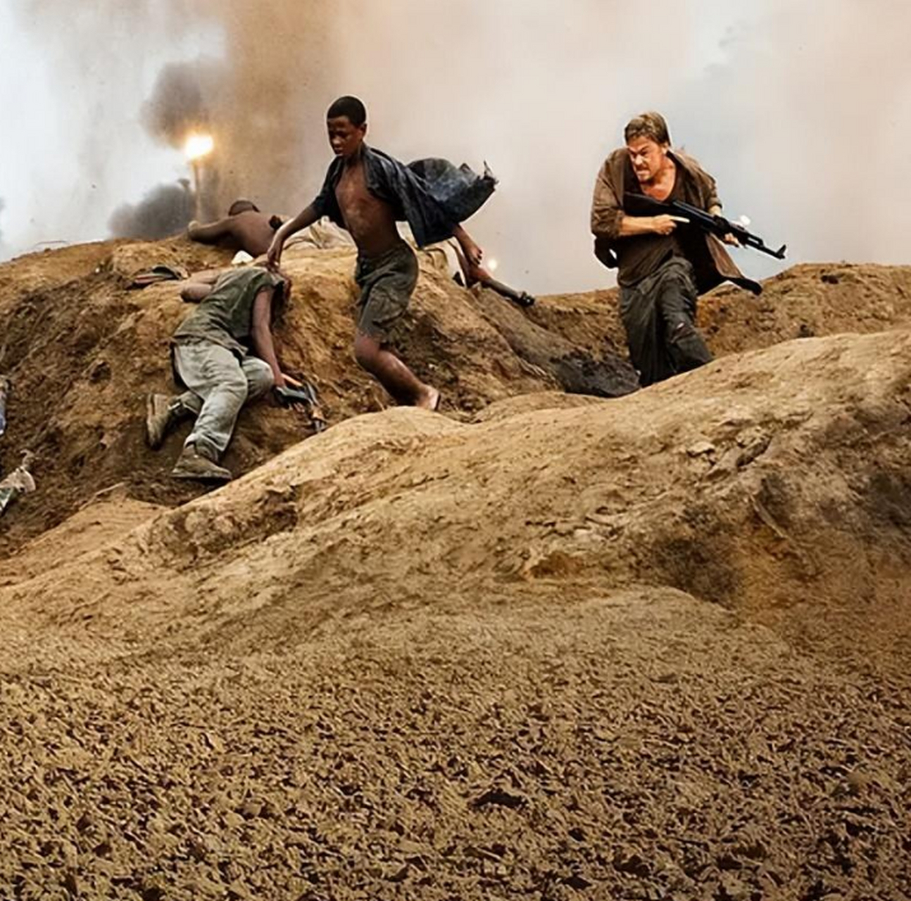 电影《血钻》的拍摄背景为1999年至2002年的塞拉利昂内战,这场战争的