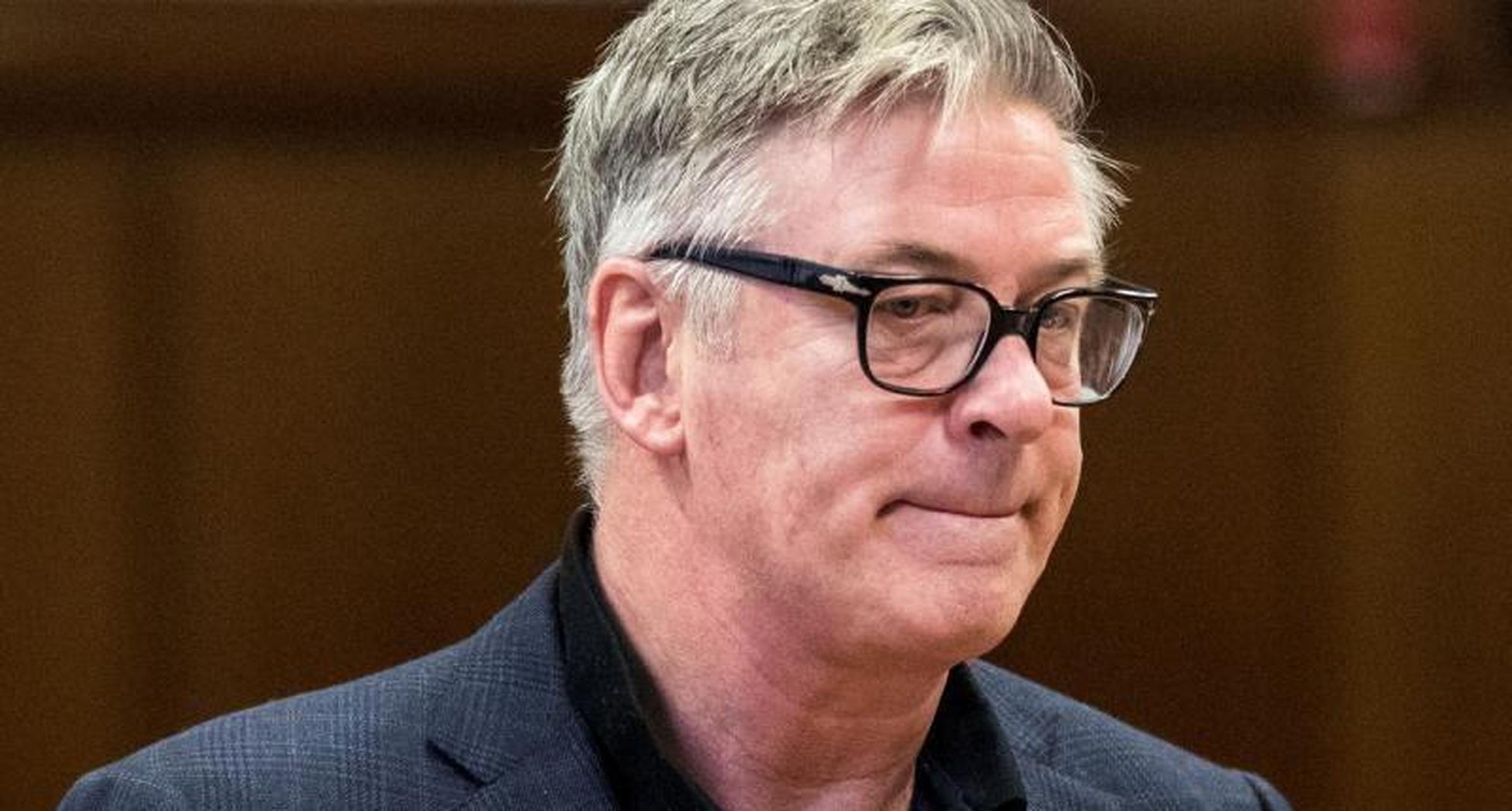 好莱坞男星片场走火误杀导演! 亚历克·鲍德温甩误杀罪嫌?