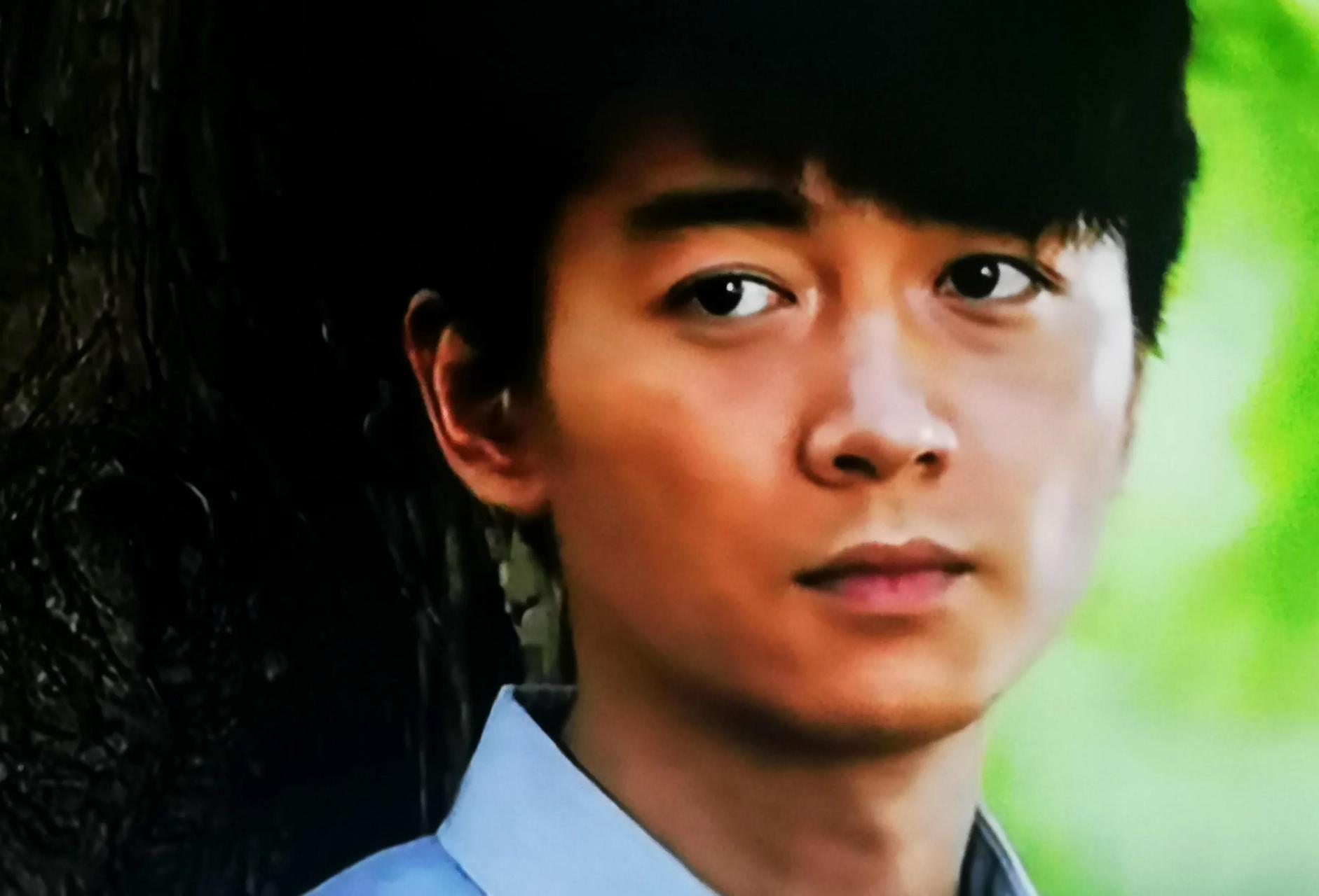 《人生之路》连日来已看了不少,主演陈晓饰演的高加林命运坎坷,本来