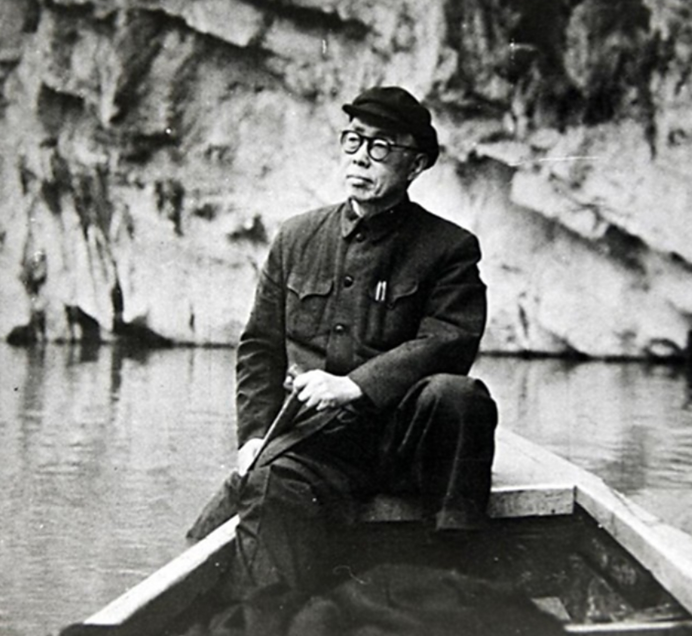 1930年,田汉的未婚妻林维中正在国外留学,得知田汉与一个叫安娥的女子