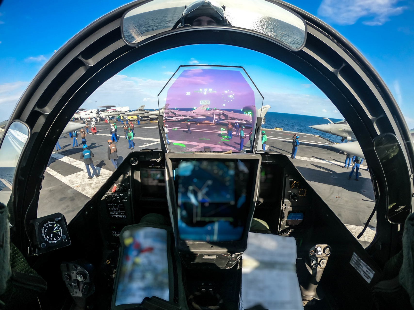 法国海军航空兵阵风m舰载战斗机座舱图,法国海军的保密意识很强啊.