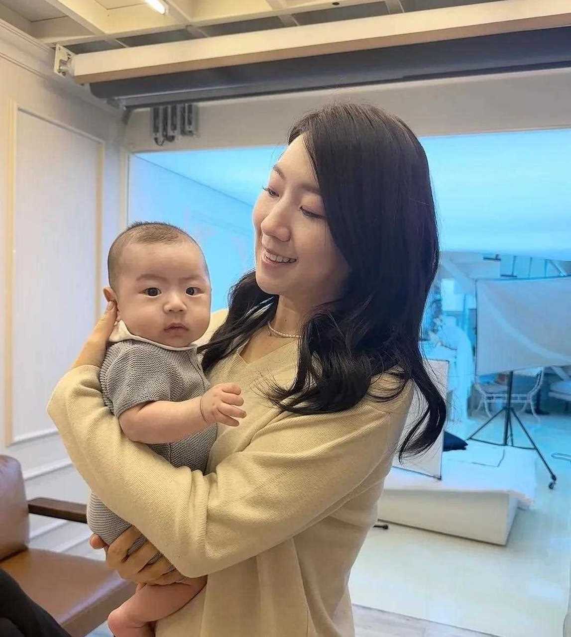 演员李必模的妻子徐秀妍吐露了育儿的苦衷.