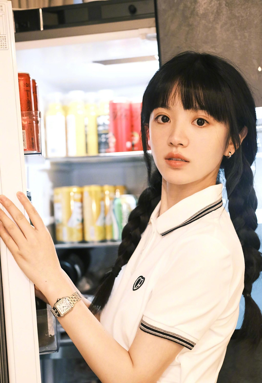 田曦薇双马尾麻花辫清纯学生服甜美写真 #田曦薇#   #麻花辫