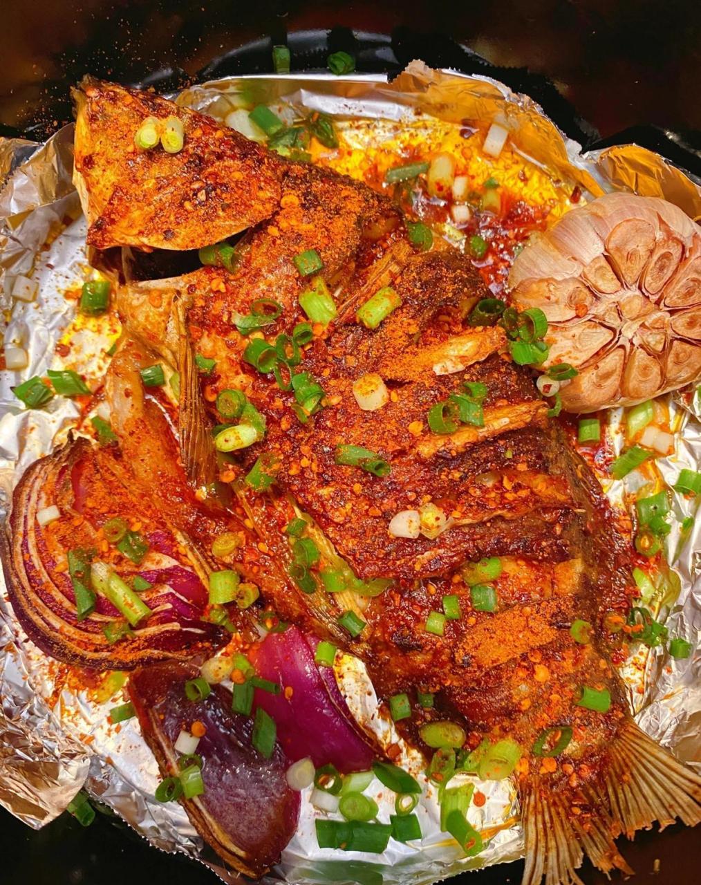 空气炸锅烤鱼 外焦里嫩香辣过瘾一定要趁热吃味道真的绝 口感一点都不