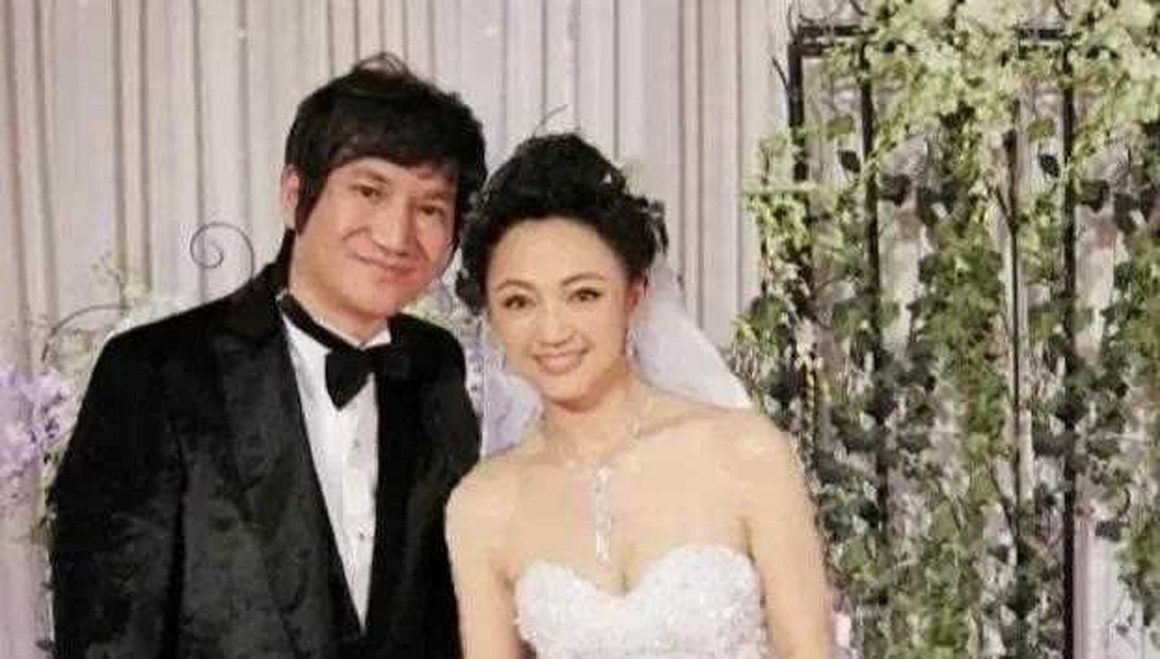 2010年,罗海琼嫁给华谊副总费麒,有朋友说:真羡慕你,别人都在争华谊