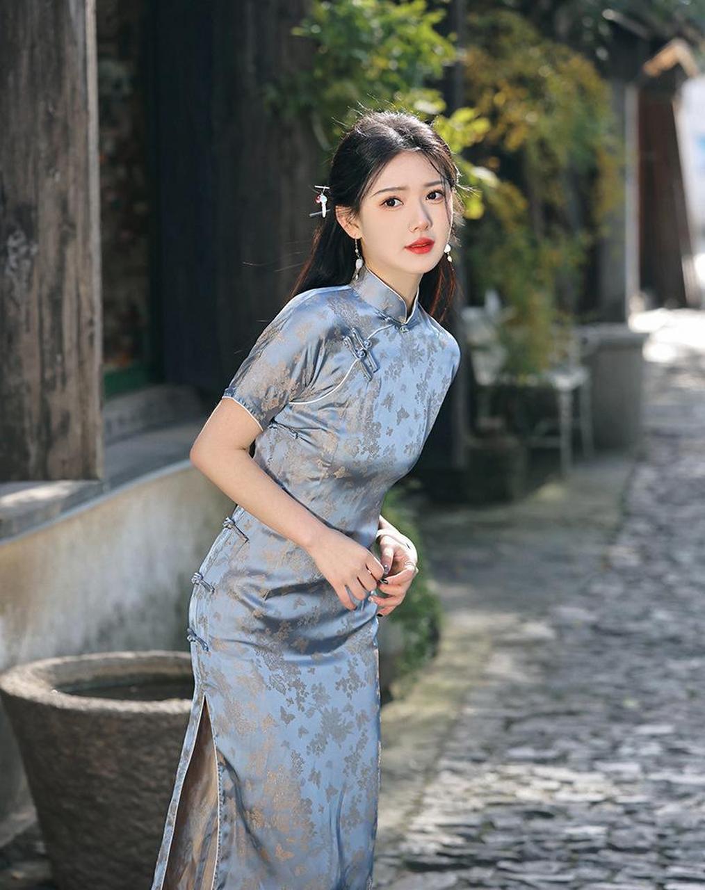 复古民国高级感美女穿搭,新中式蓝色旗袍