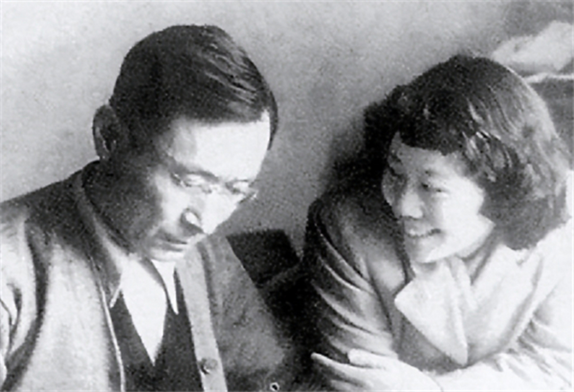 朱仲芷:与开国大将结婚后生6个儿女,后嫁河南副省长,子女优秀  1927年