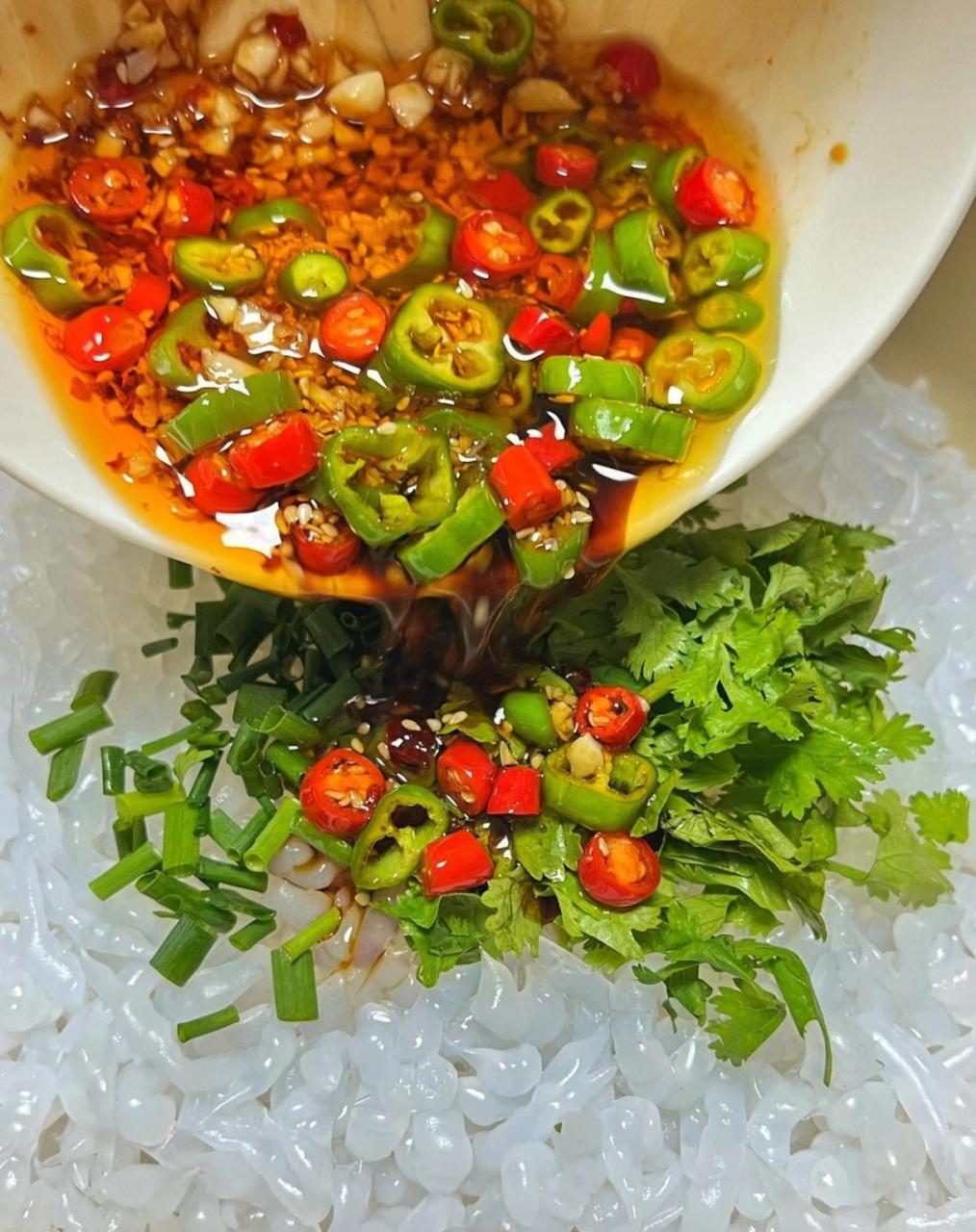 凉拌酸辣凉虾|清热解暑入口q弹容易做今天来做一道凉拌酸辣凉虾 天越