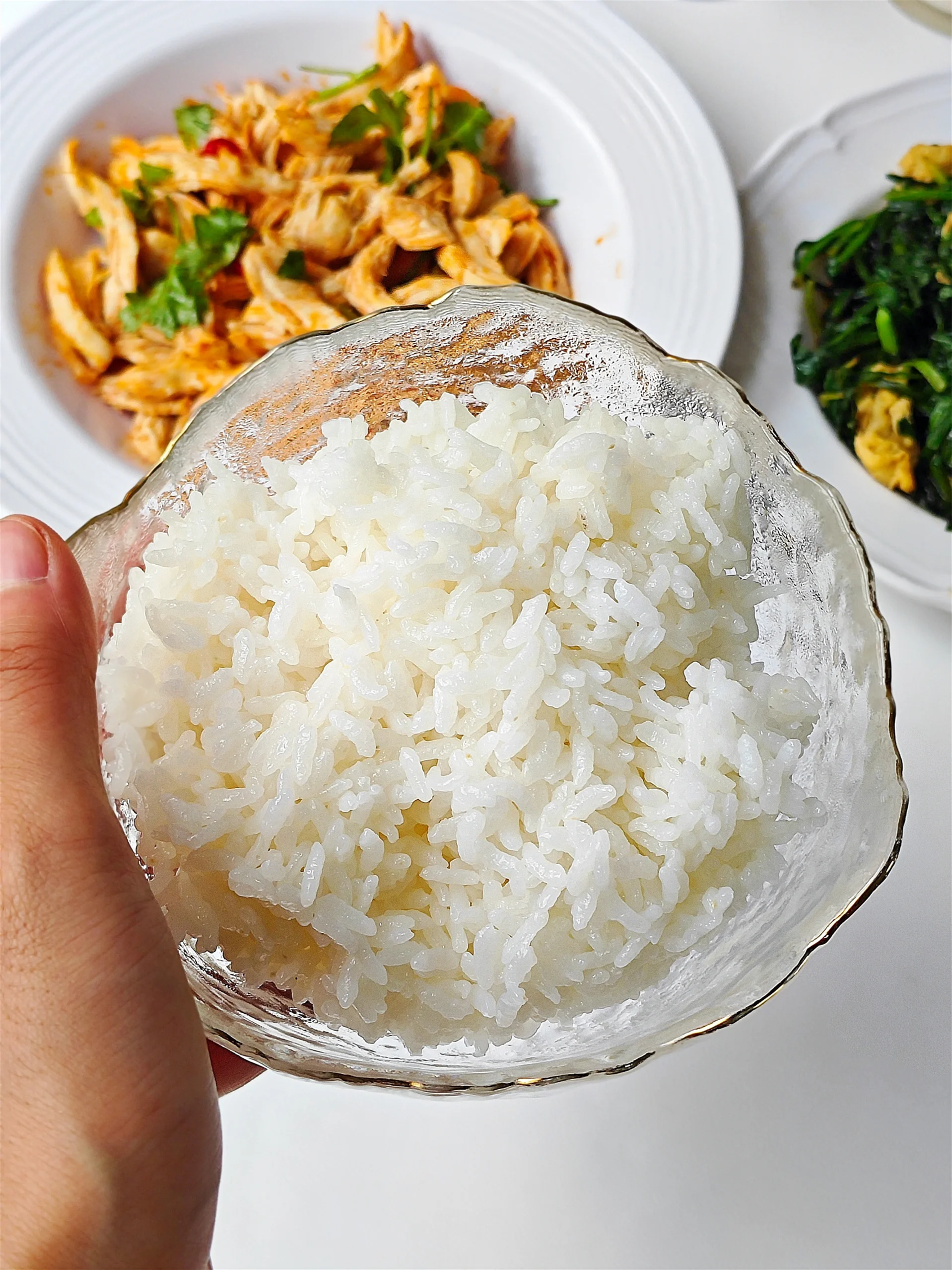 简简单单一米两菜 炒一个韭菜鸡蛋,凉拌鸡丝,重要的是先做主食米饭!