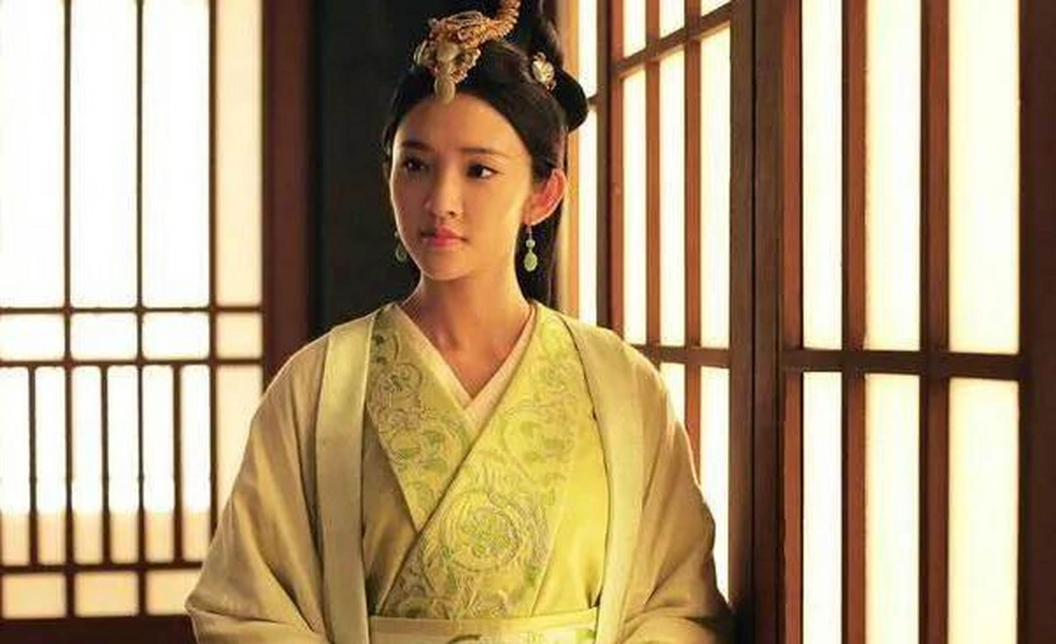 郭女王—"女王"的皇后之路 今天我给大家介绍的人物