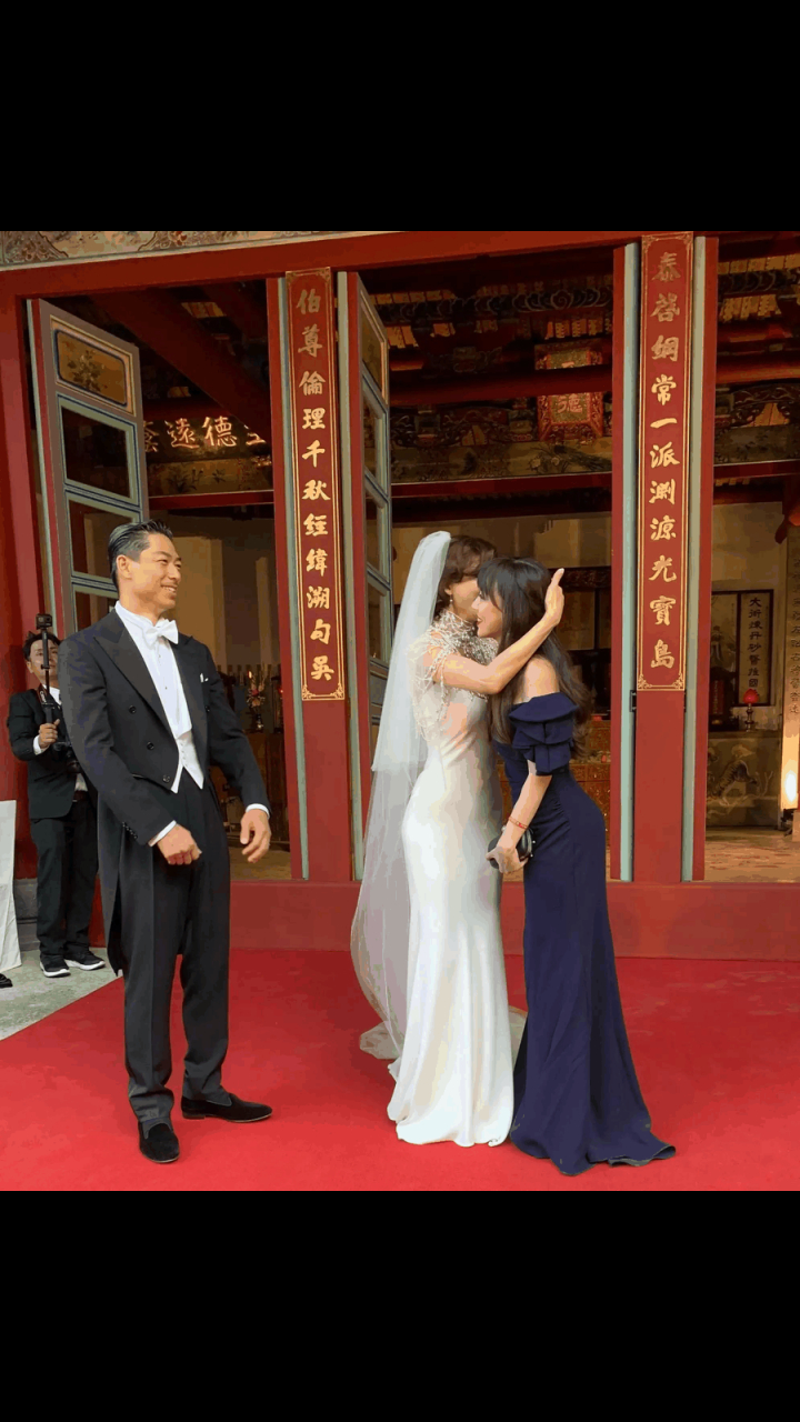 gif创作人# 李靓蕾罕见的"封神造型"!