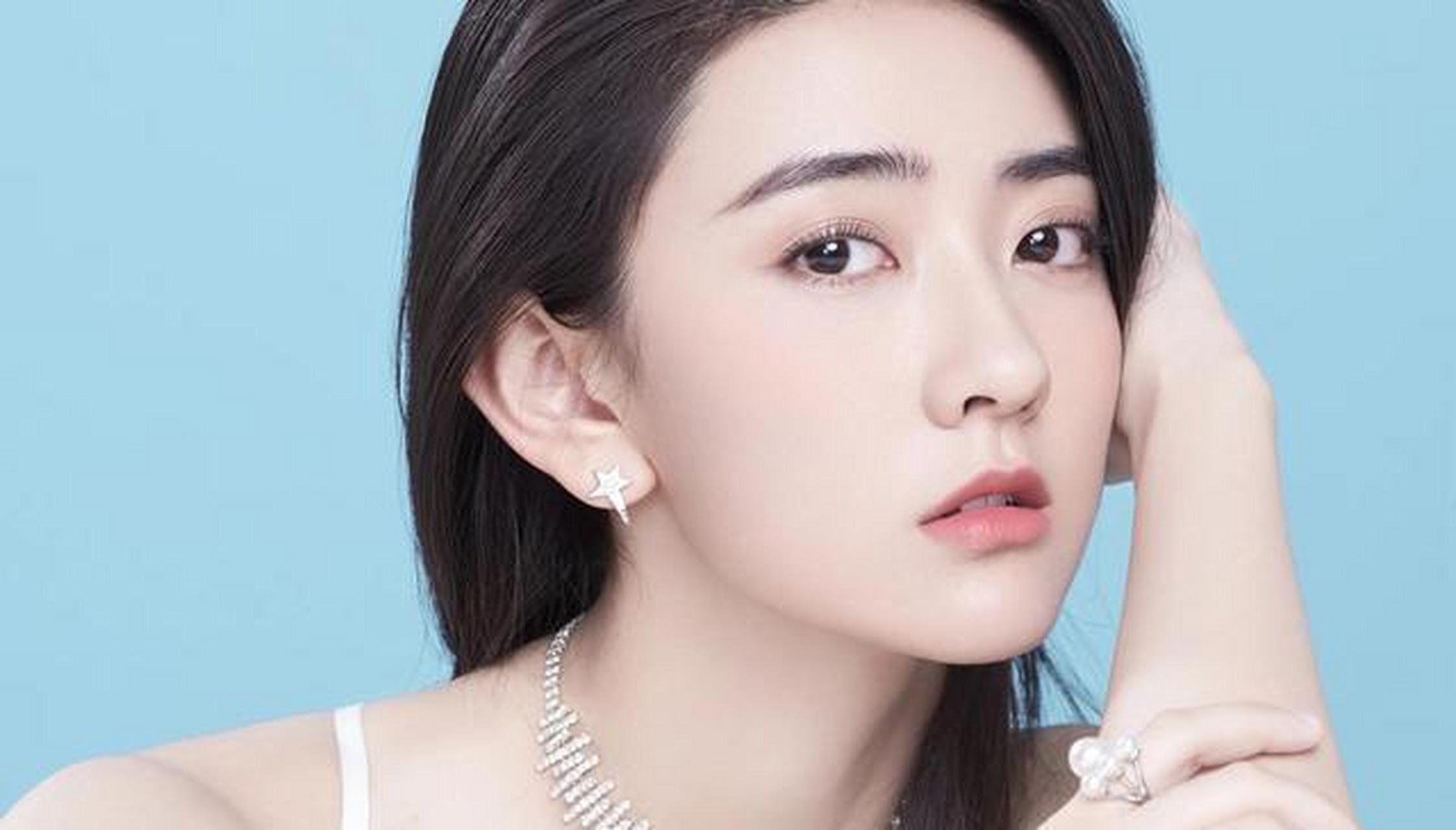 梁洁清凉性感写真壁纸