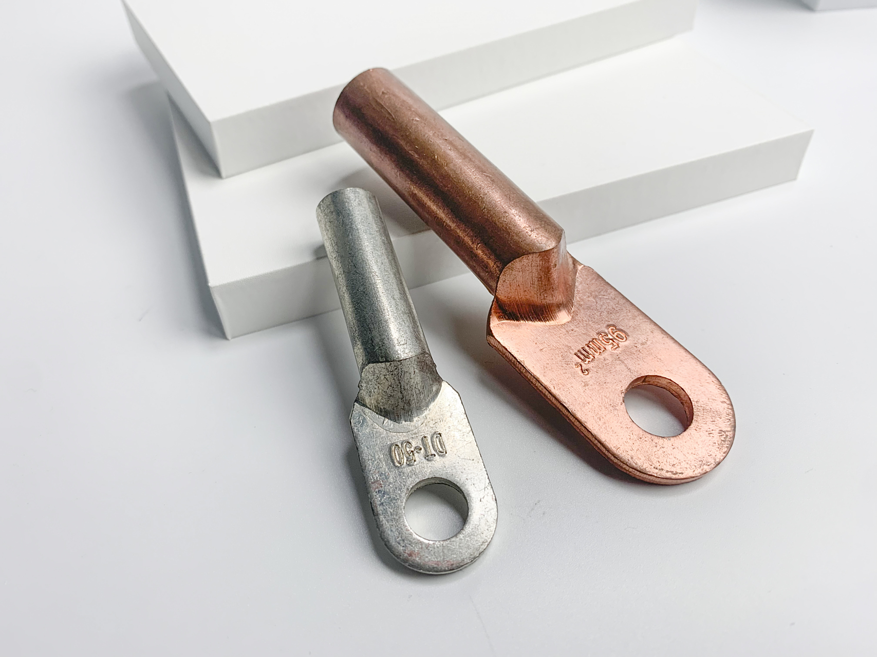 铜鼻子# 70铜线鼻子的国标与非标的区别: 70铜线鼻子属于dt铜鼻子的