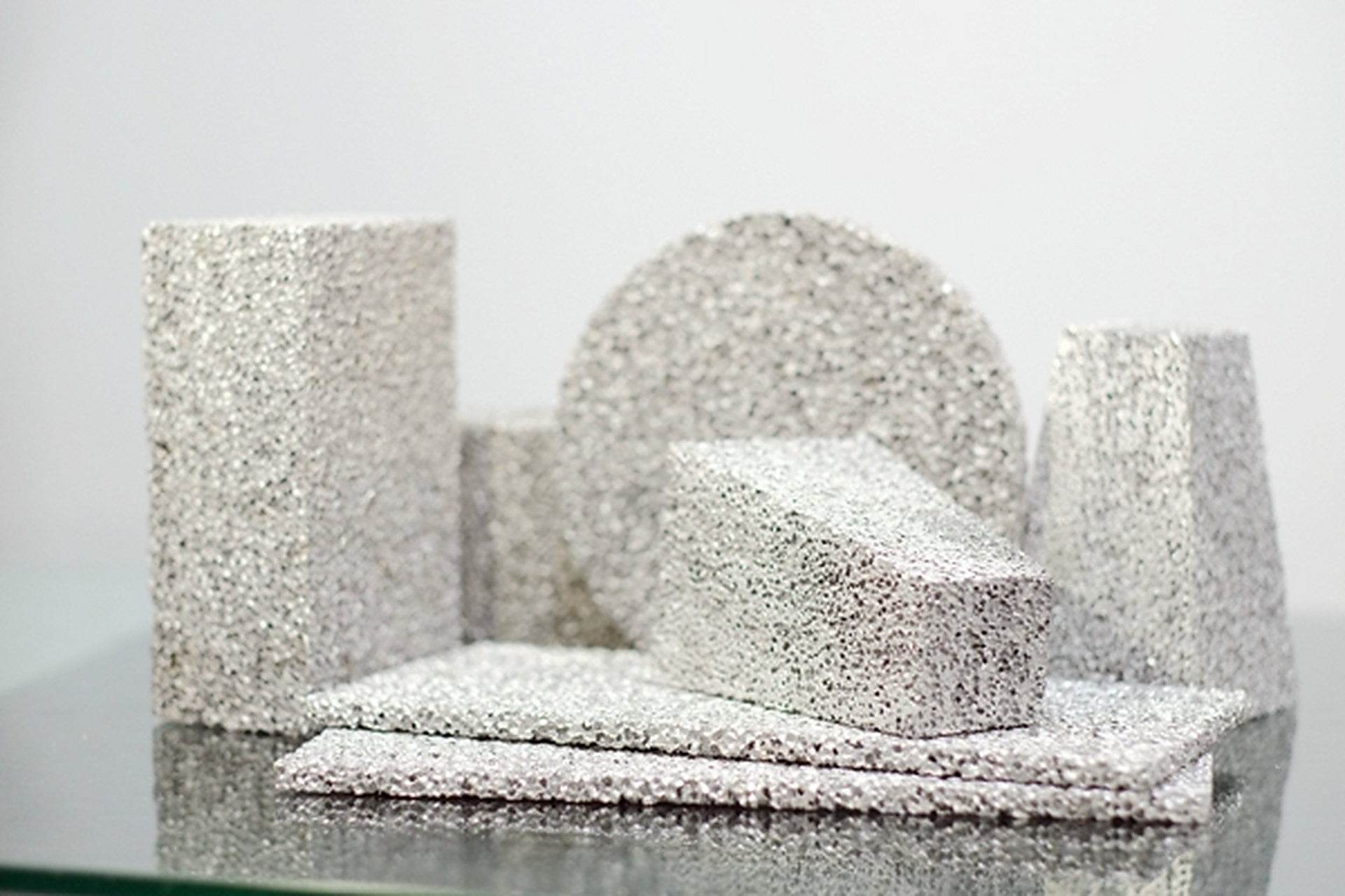 泡沫铝的性能,适用范围 #泡沫铝#  泡沫铝具有优异的物理性能,化学