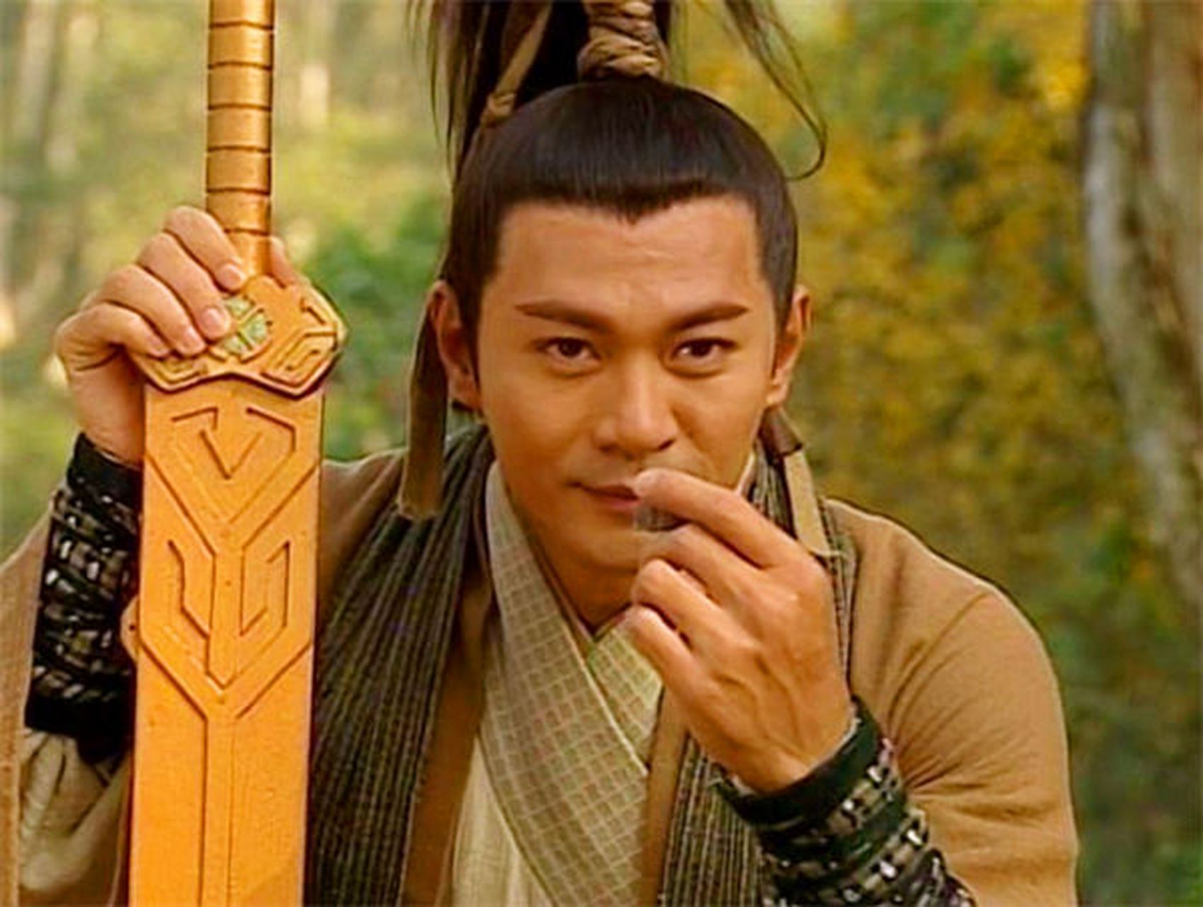 嫪毐其人,在穿越剧《寻秦记》中也曾出现过,在剧中,男二号连晋跟随他