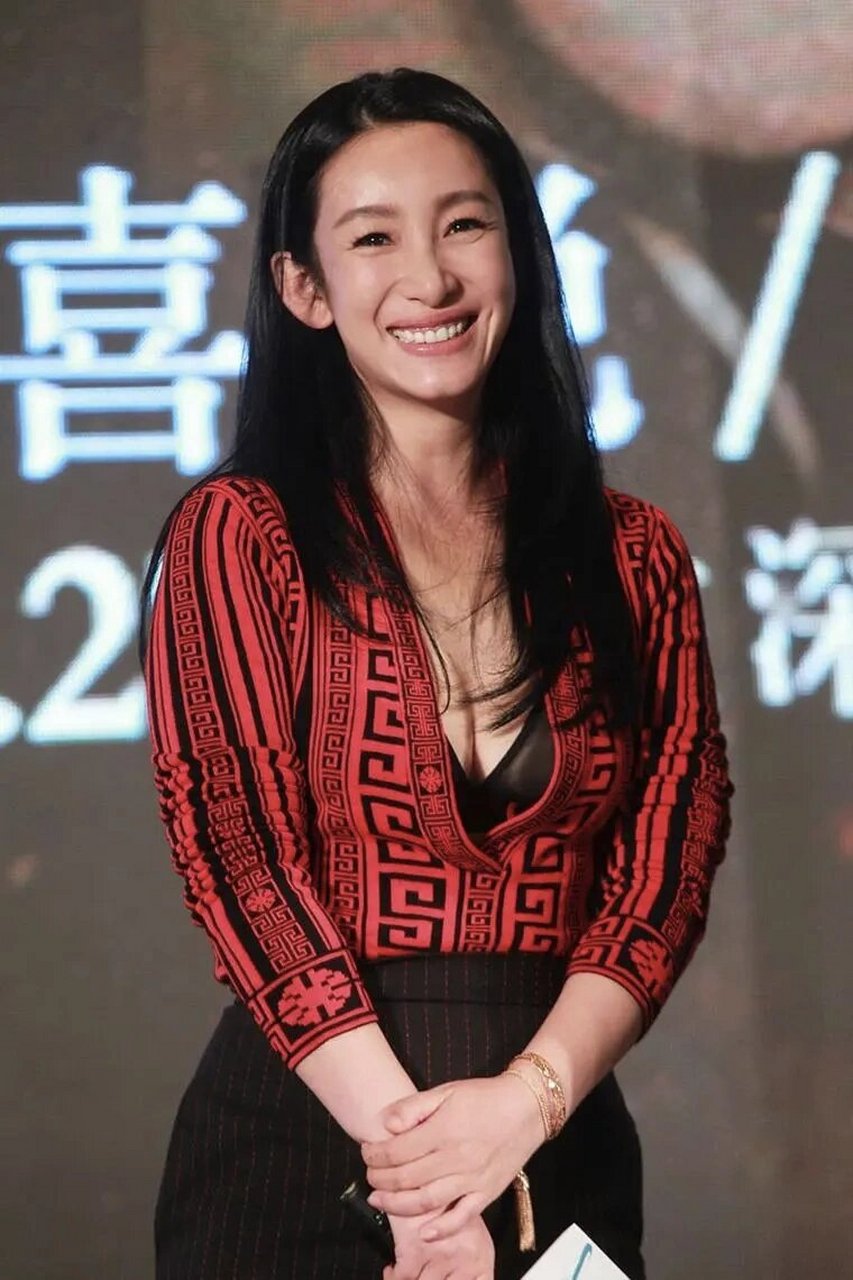 岁月的秘密秦海璐与秦岚的同龄奇迹  最近我一直关注着综艺节目《花少