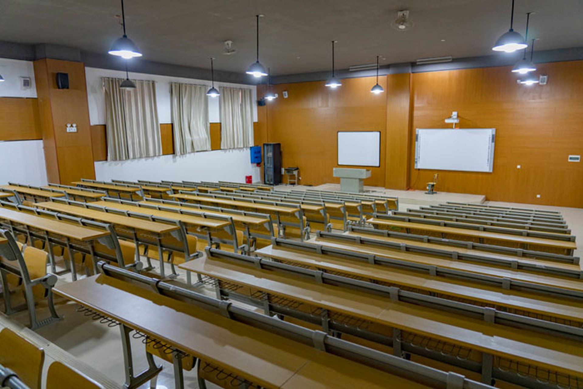 永州师范高等专科学校坐落在国家历史文化名城永州市零陵区,学校目前