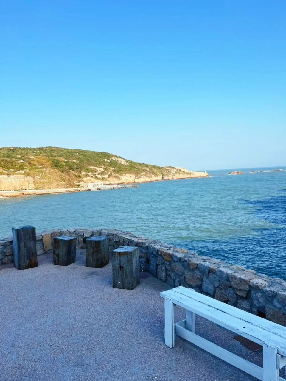 花鸟岛位于浙江省舟山市嵊泗列岛的最北面, 其形如展翅欲飞的海鸥