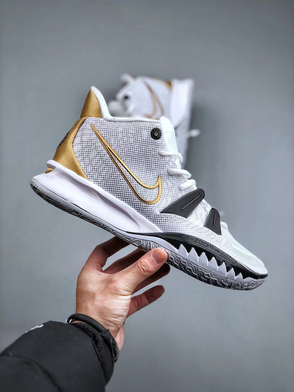 nike kyrie 7 ep 白黑金 专业实战篮球鞋